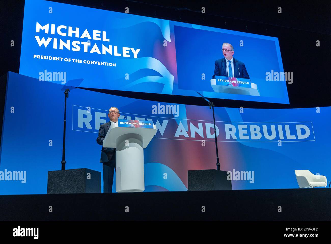 Birmingham, Vereinigtes Königreich – 29. September 2024 Eröffnungstag der Konservativen Parteikonferenz im International Convention Centre in Birmingham. Andy Street spricht am ersten Tag der Konferenz an Delegierte und Parteimitglieder. Stockfoto