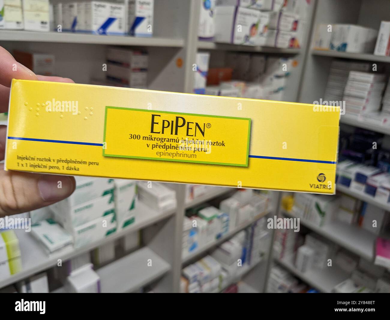 EPIPEN Packung mit dem Wirkstoff Epinephrin von Mylan, zur Behandlung von Anaphylaxie, schweren allergischen Reaktionen, anaphylaktischem Schock Stockfoto