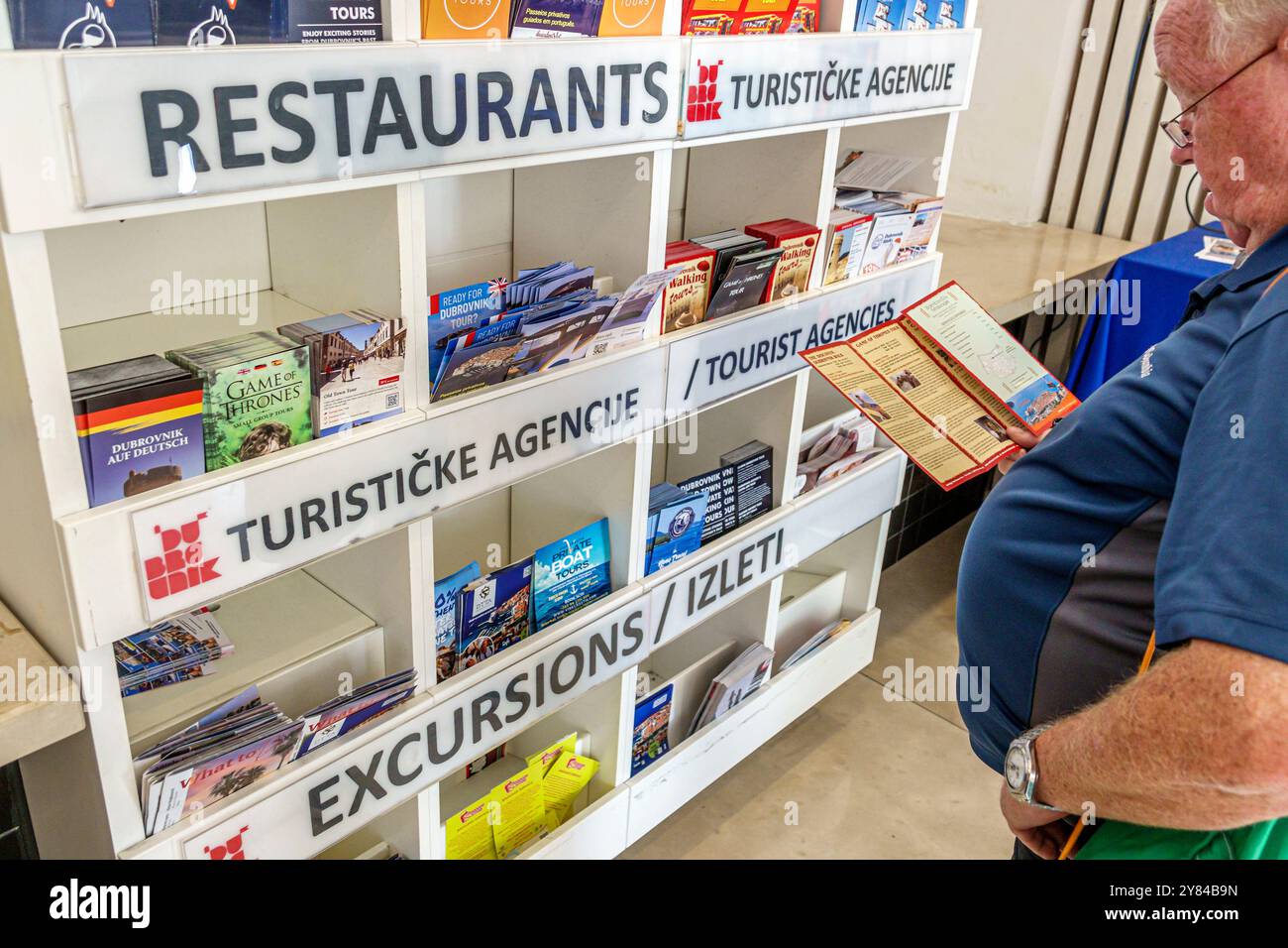 Dubrovnik Kroatien, Altstadt, Brsalje Straße, Tourist Board, Informationen zum Besucherzentrum, Inneneinrichtung, Broschüren Broschüren Broschüren Reiseführer, Sehenswürdigkeiten Stockfoto