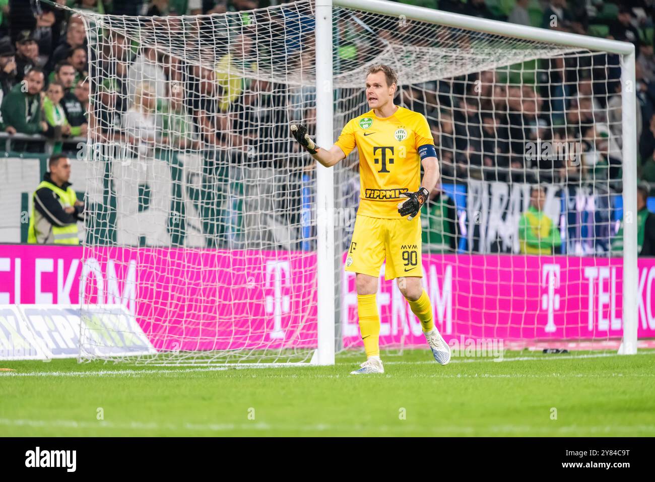 Budapest, Ungarn – 9. Oktober 2022. Ferencvaros Torhüter Denes Dibusz während des ungarischen Ligaspiels Ferencvaros gegen Debrecen (2:0). Stockfoto