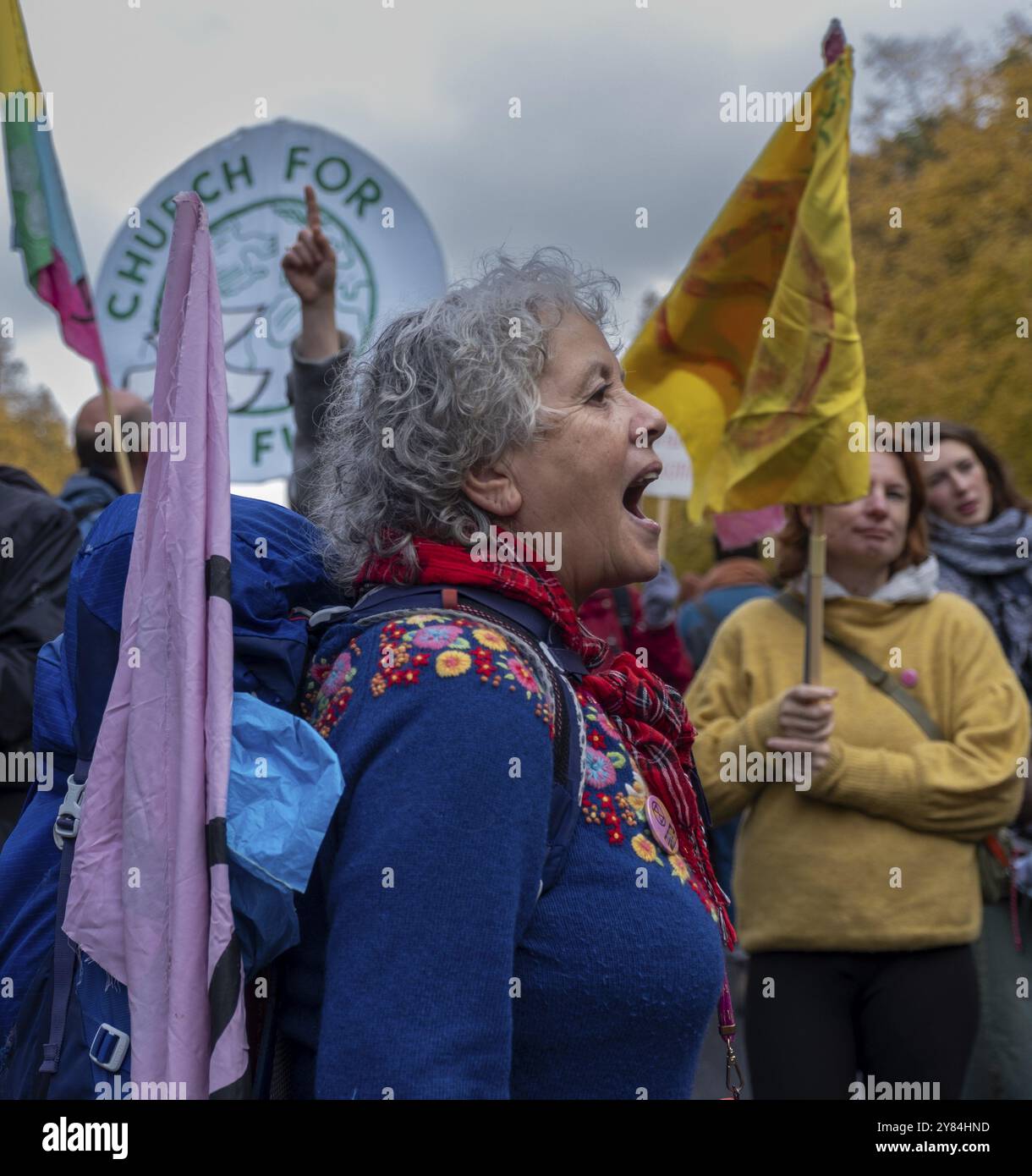 Deutschland, Berlin, 28.10.2023, Klimaaktivisten protestieren mit Massenbesetzung, Klimaaktivisten demonstrierten am Samstag (28.10.2023) für einen Ausstieg aus Stockfoto