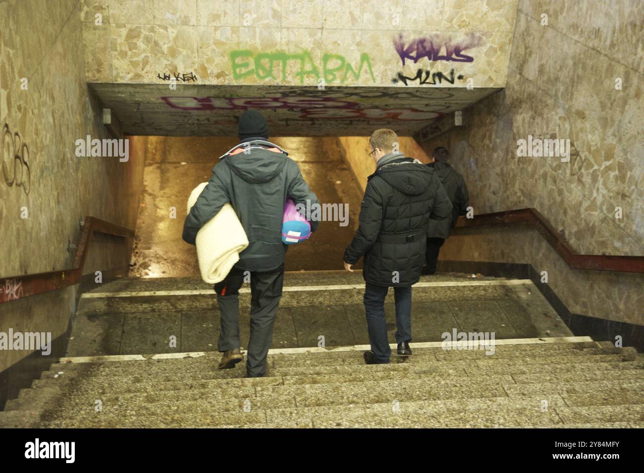 Deutschland, Berlin, 07.01.2016, der kalte Bus der Berliner Stadtmission in Aktion für Obdachlose. Laut der Stadtmission leben etwa 000 Menschen mit Stockfoto