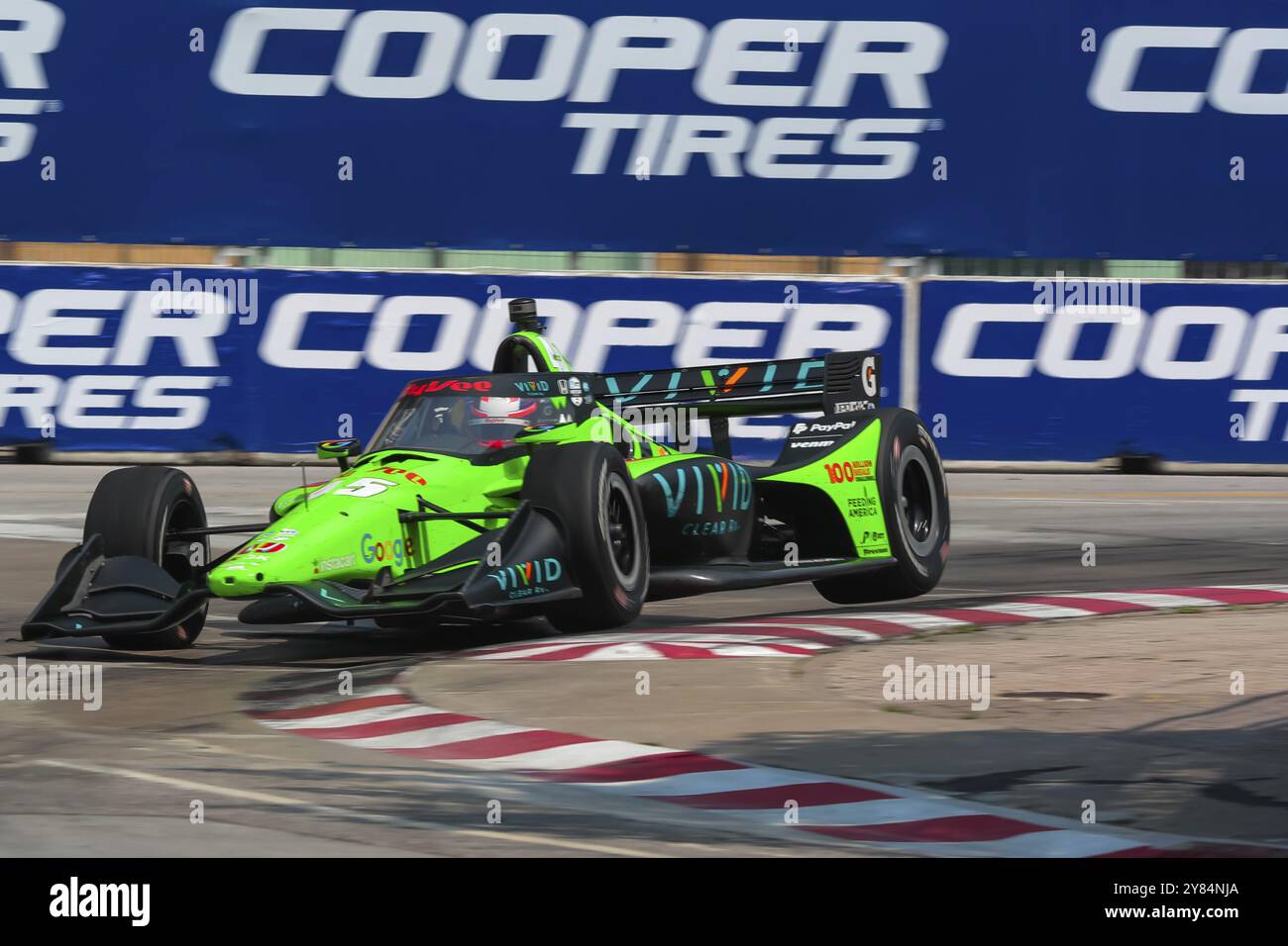 CHRISTIAN LUNGAARD (45) aus Hedensted, Dänemark, feiert in der Siegesbahn nach dem Sieg des Honda Indy Toronto in Toronto, ON, CAN Stockfoto