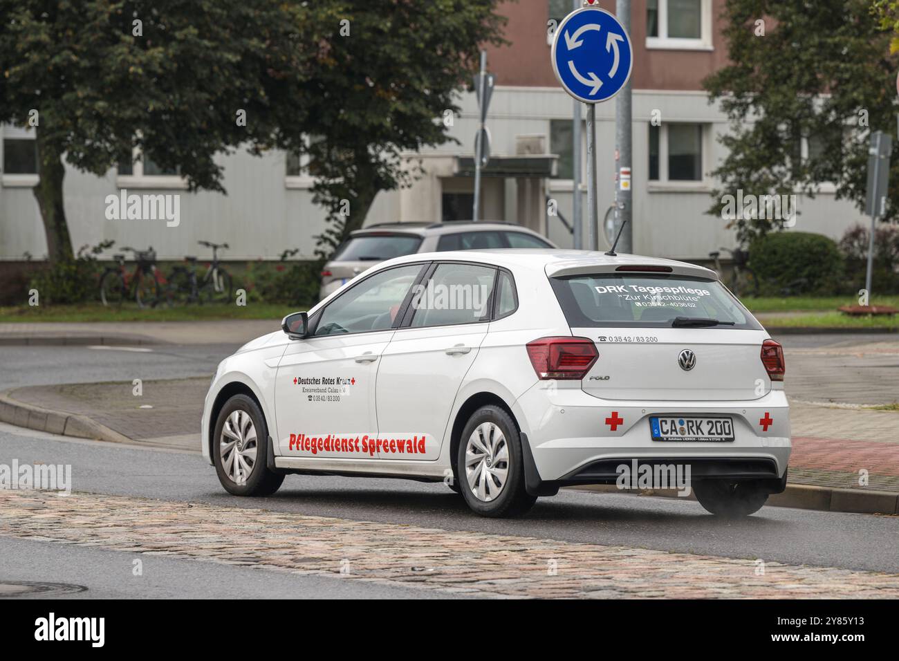 Deutschland , Lübbenau , 01.10.2024 , Ein Auto vom Deutschen Roten Kreuz , DRK Day Care Stockfoto