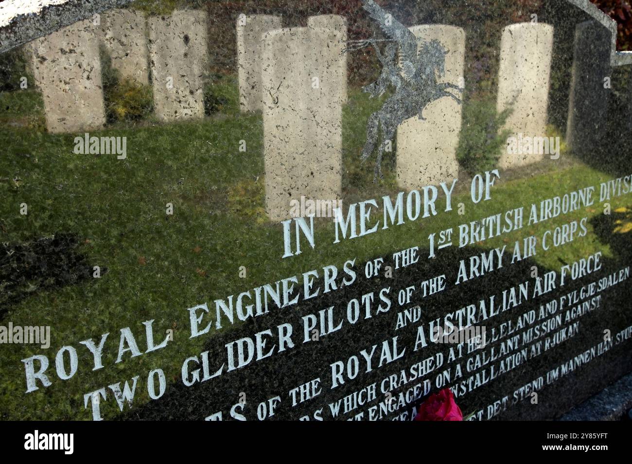 Gedenkstätte für alliierte Soldaten, die im Zweiten Weltkrieg getötet wurden, Operation Neuling (1942), Eiganes Gravlund Friedhof, Stavanger, Norwegen. Stockfoto