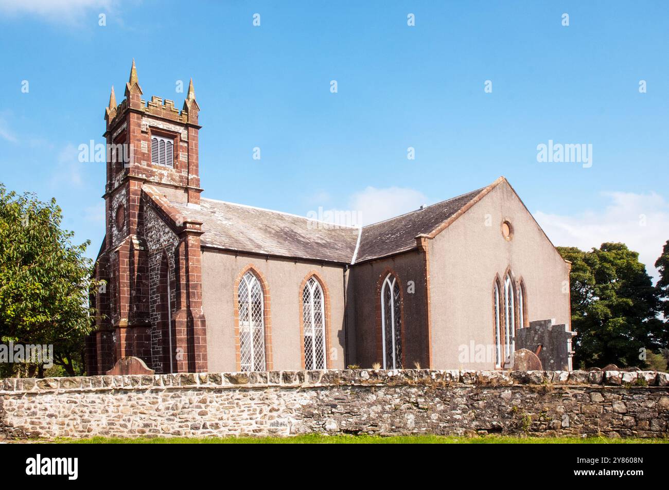 Corsock and Kirkpatrick Durham Church im Dorf Kirkpatrick Durham im County Kirkcudbrightshire Dumfries und Galloway Schottland Stockfoto