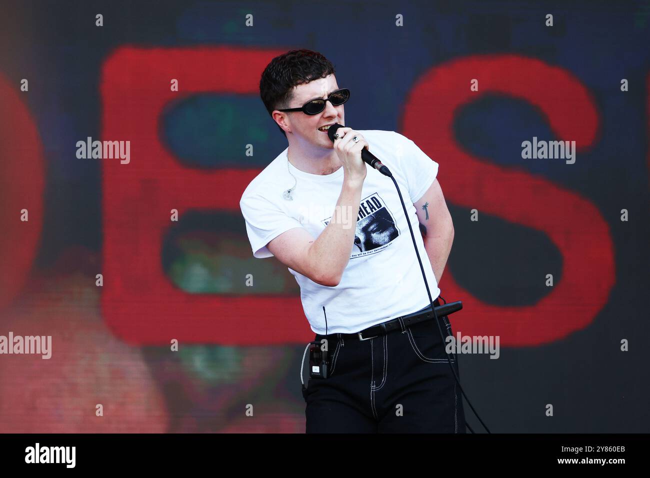 Der schottische Sänger Joesef tritt am 11. August 2024 beim Sziget Festival auf Stockfoto