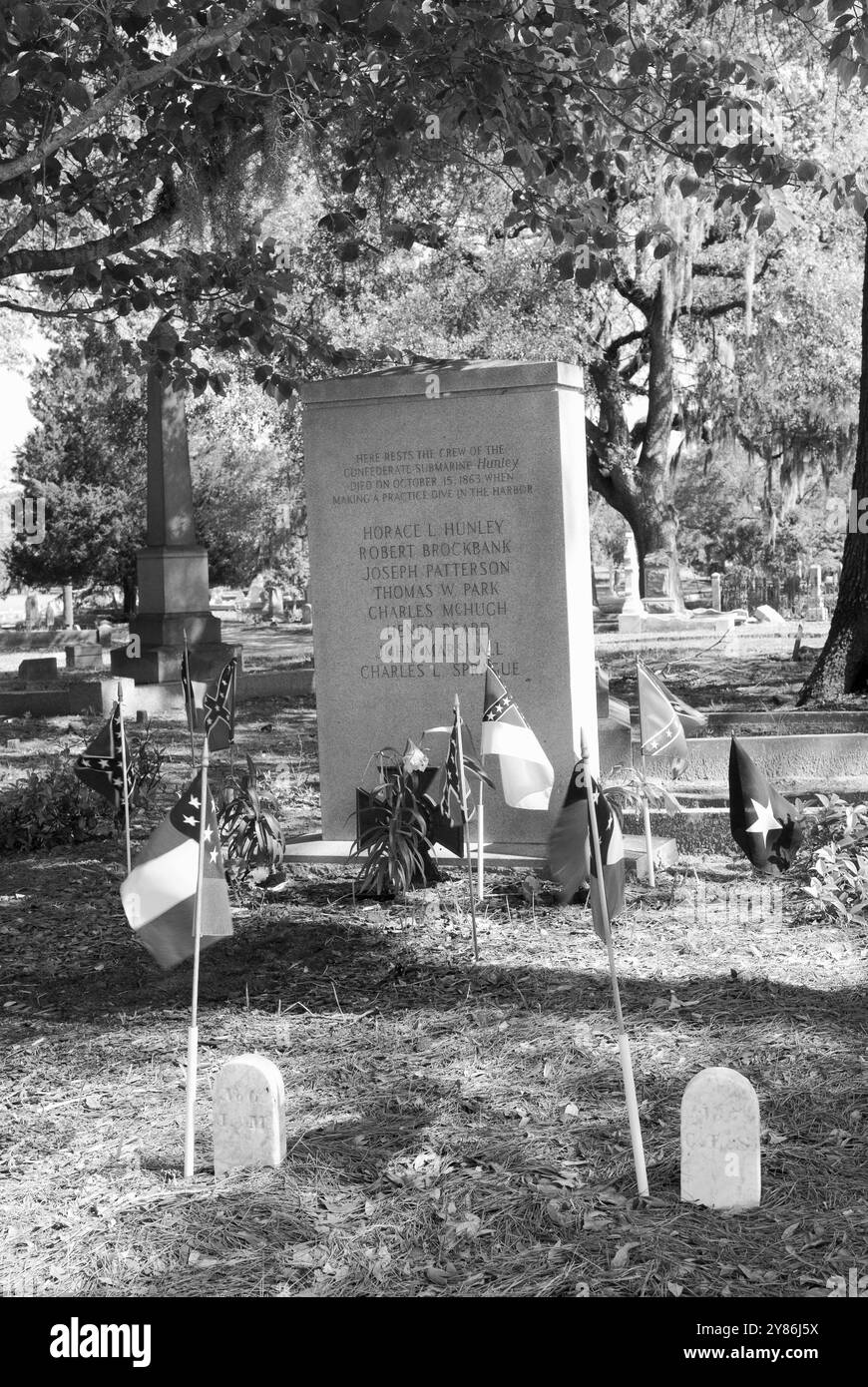 Stockfoto des H L Hunley Monuments auf dem Magnolia Cemetery in Charleston SC, USA. Die Besatzung, die 1863 im U-Boot der konföderierten starb, ist hier begraben. Stockfoto