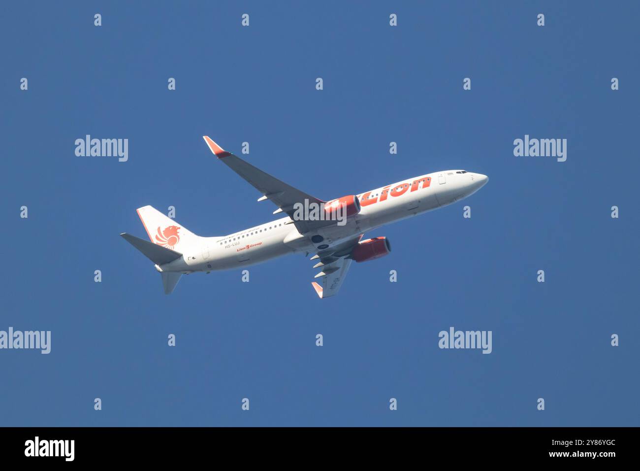 Chiangmai, Thailand - 2. Januar 2024: HS-LUJ Boeing 737-800 der Thai Lionair Airline. Fahren Sie vom Flughafen Chiangmai nach Bangkok. Stockfoto