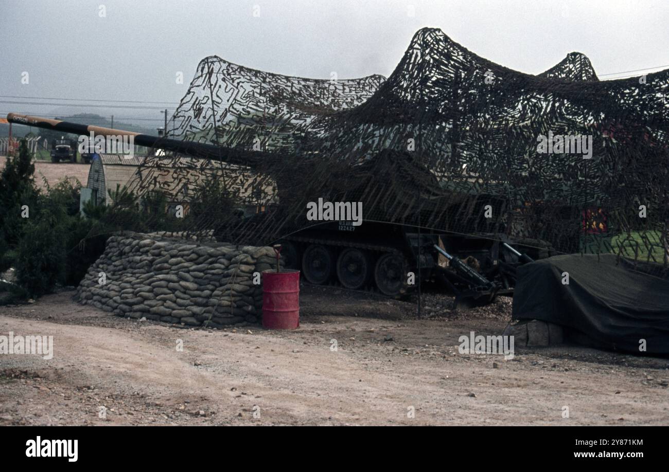 USA / US Army M107 Selbstfahrendes Geschütz 175 mm / 175 mm - mit Sitz in Südkorea / Republik Korea Fire Direction Center / FDC Stockfoto