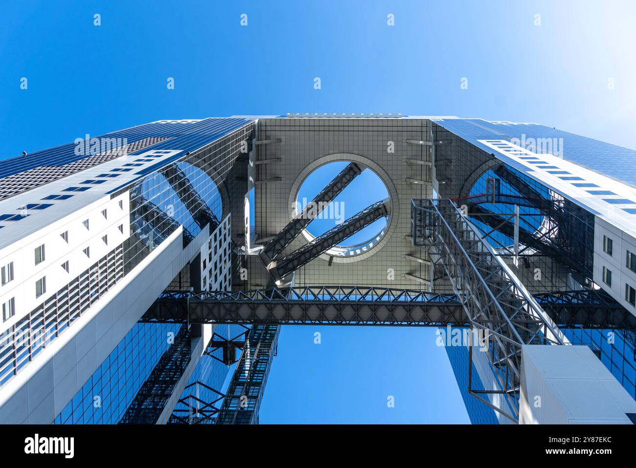 Osaka, Japan - 17. August 2024: Umeda Sky Building in Osaka. Stockfoto