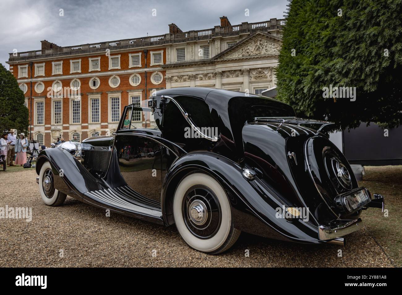 1939 Bentley 4,25 Liter MX Sedanca Coupe von Hooper. Concours of Elegance 2024, Hampton Court Palace, London, Großbritannien Stockfoto
