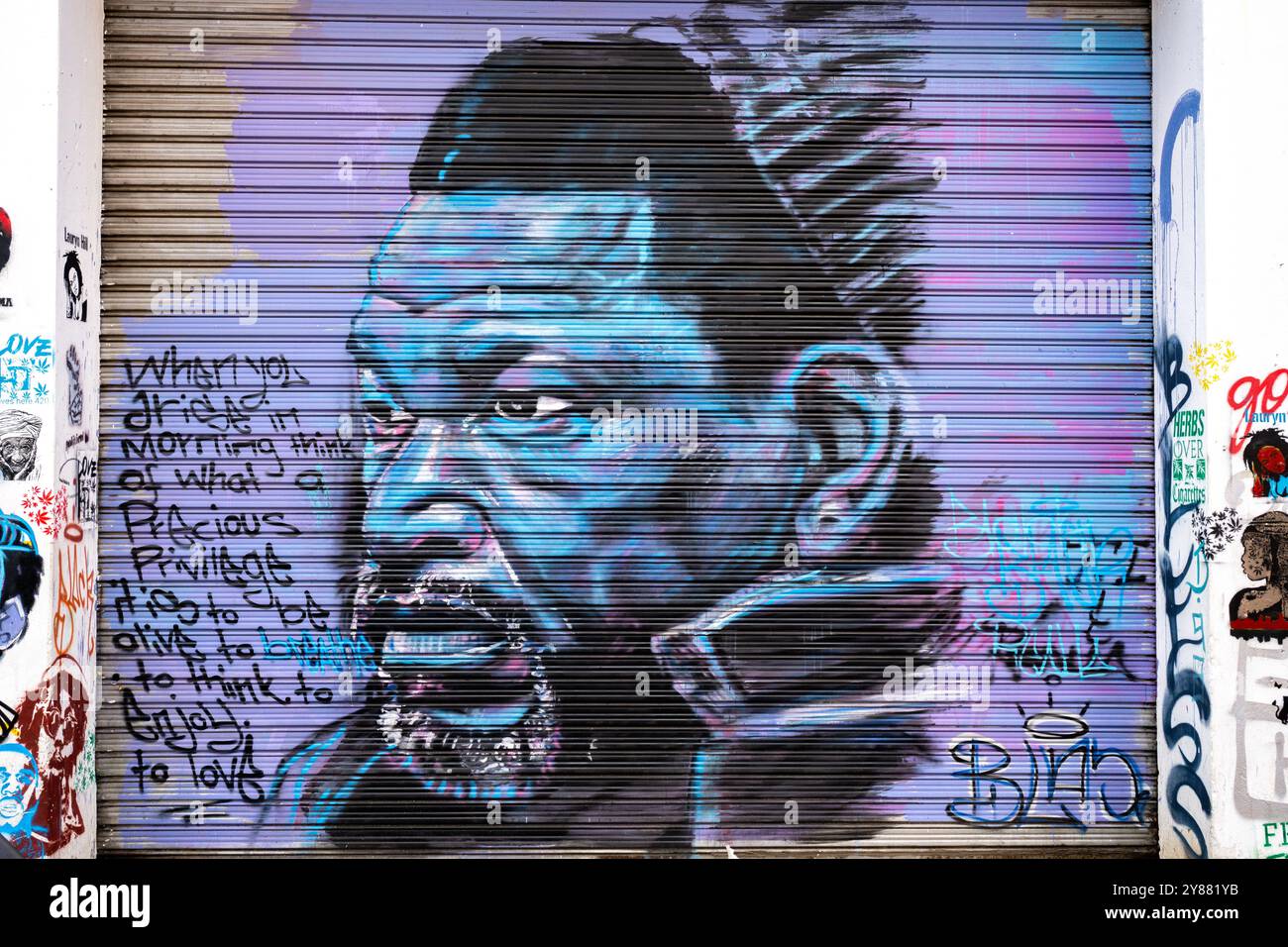 Johannesburg, Südafrika - 08. September 2022: Graffiti im Maboneng-Bezirk, einem kreativen, lebendigen Viertel auf der Ostseite des Stockfoto