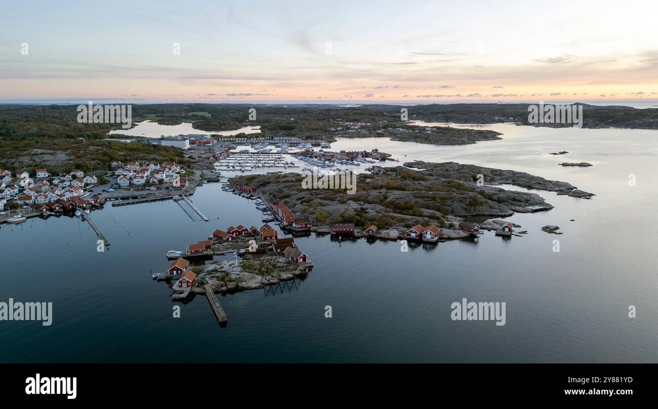 Aus der Vogelperspektive des schwedischen Küstenortes Hunnebostrand Stockfoto