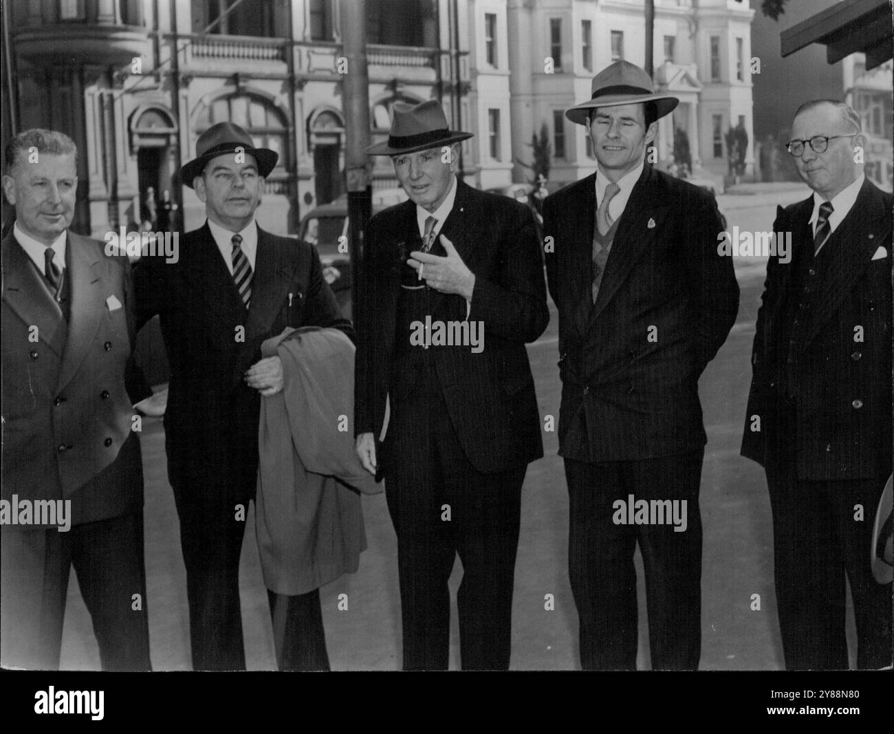 E. A. Dwyer, K. O. E. Johnson, R. A. Oxlade, Allan Barnes, Ex F. M. Cush. August 1952. Stockfoto