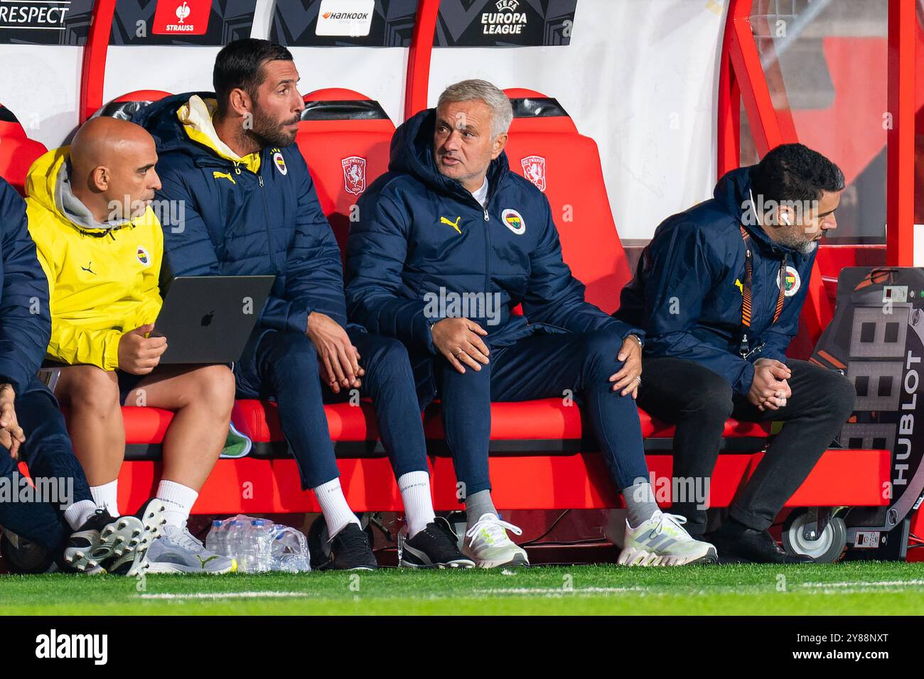 Enschede, Niederlande. Oktober 2024. ENSCHEDE, NIEDERLANDE - 3. OKTOBER: Trainer Jose Mourinho von Fenerbahce SK während des Phase MD2-Spiels der UEFA Europa League 2024/25 zwischen dem FC Twente und Fenerbahce SK in Grolsch Veste am 3. Oktober 2024 in Enschede, Niederlande. (Foto von Joris Verwijst/Orange Pictures) Credit: Orange Pics BV/Alamy Live News Stockfoto