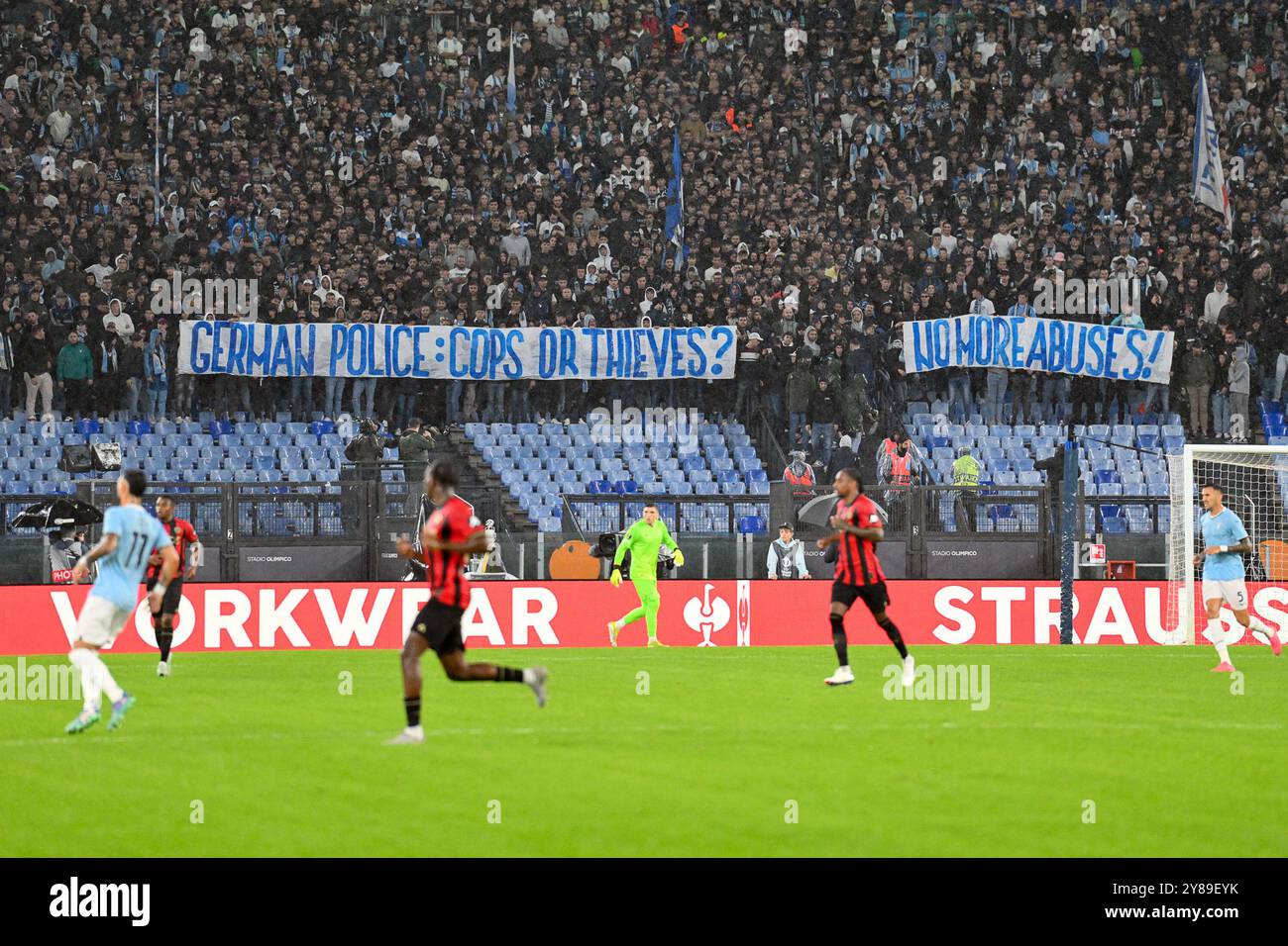 3. Oktober 2024, Stadio Olimpico, Roma, Italien; UEFA Europa League Fußball; Latium gegen Nizza; Lazios Anhänger Stockfoto