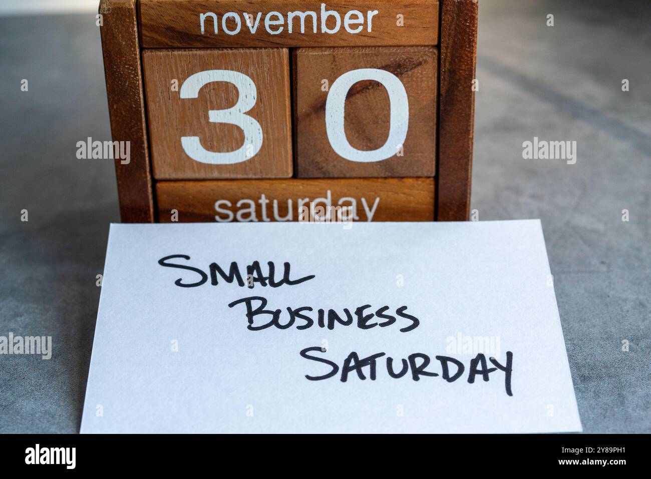 Small Business Saturday ist in einem Kalender am Samstag, dem 30. November 2024, markiert. Stockfoto