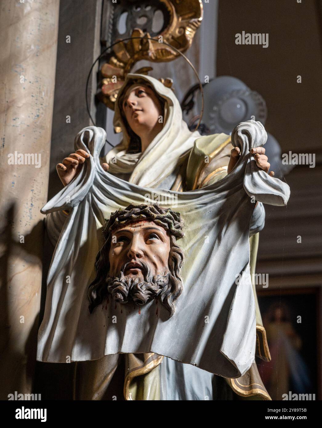 Die Skulptur in der Kirche zeigt den Schleier von Veronica oder Sudarium, auch bekannt als der Vernikel. Stockfoto