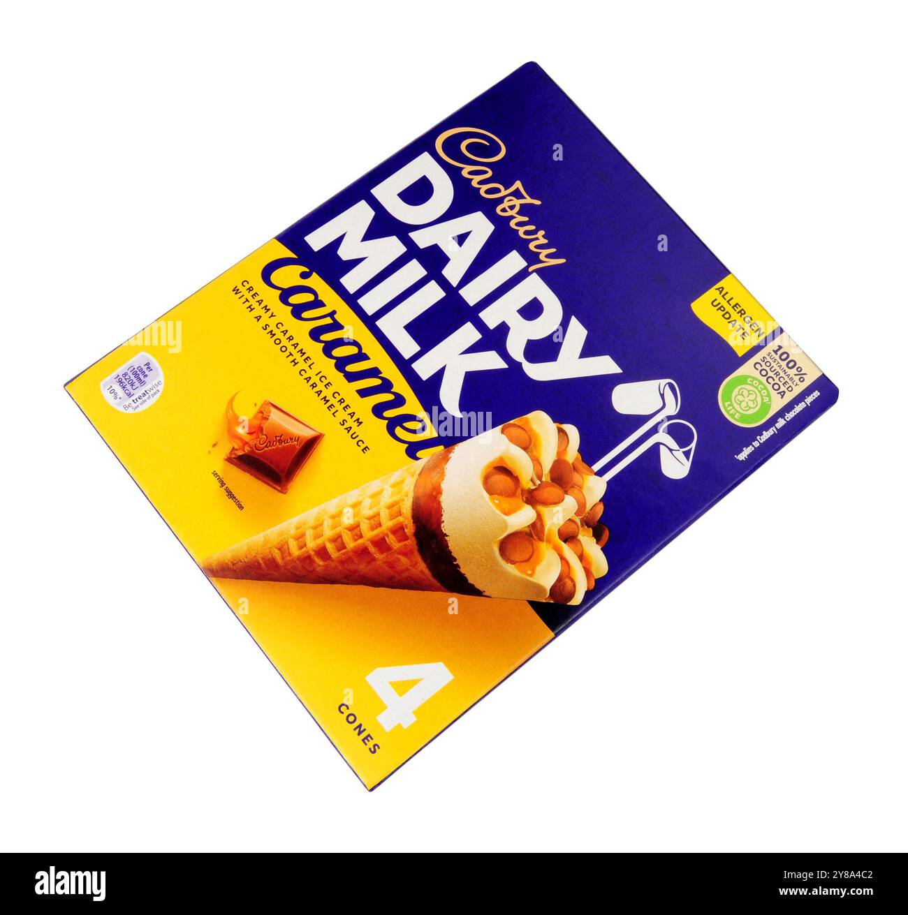 Cadbury Milchmilchkaramell-Eiskegel mit einer glatten Karamellsoße in einer 400-ml-Packung mit vier 100-ml-Kegeln Stockfoto