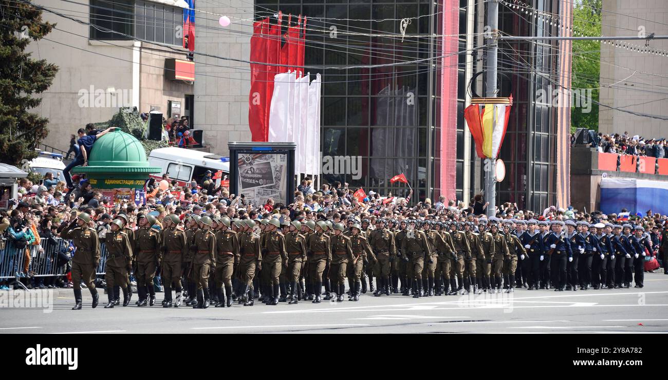 Rostow am Don, Russland - 9. Mai 2015: Parade zu Ehren des 70. Jahrestages des Sieges Stockfoto