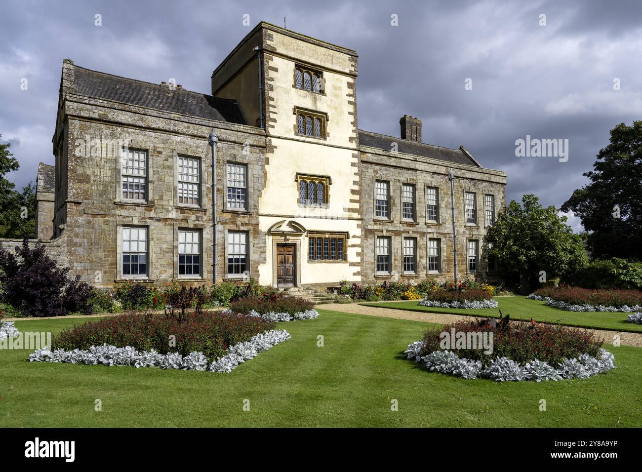 Canons Ashby House Grade I gelistete elisabethanische Herrenhaus, Canons Ashby, Northamptonshire, England, Großbritannien - Außenansicht des Herrenhauses Stockfoto