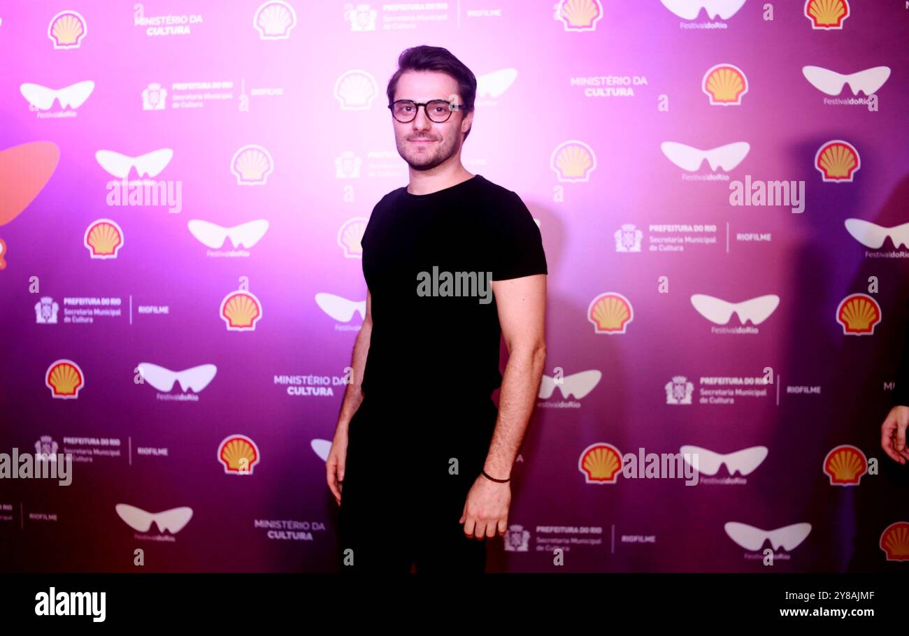 Rio De Janeiro, Brasilien. Oktober 2024. Fernsehstars sind bei der Vorpremiere des Films Emilia Peres, der während des Rio 2024 Festivals am 3. Oktober 2024 in Rio de Janeiro, Brasilien, stattfindet, anwesend. (Foto: Onofre Veras/Thenews2/NurPhoto) Credit: NurPhoto SRL/Alamy Live News Stockfoto