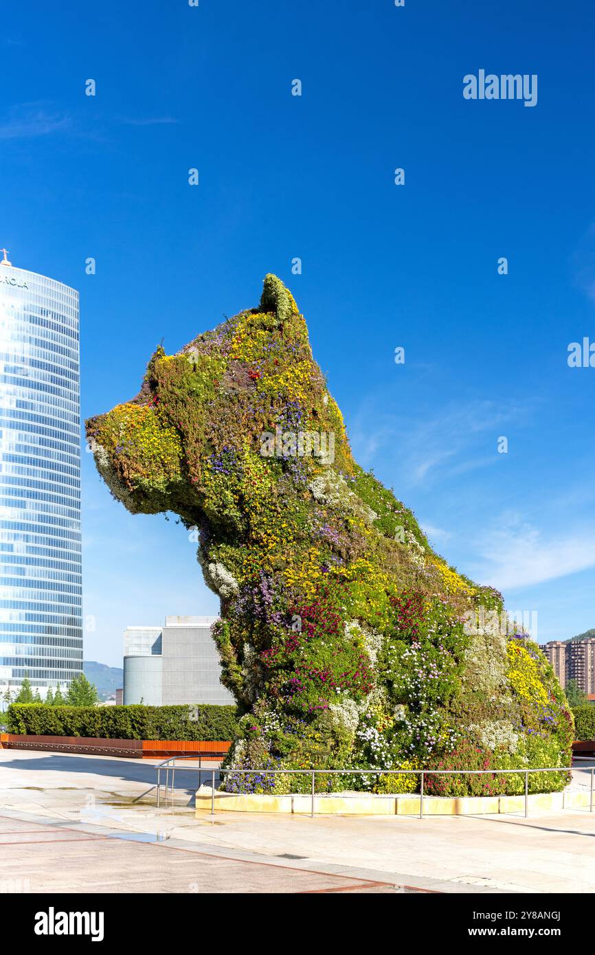 Hündchen-Skulptur im Guggenheim Museum, Spanien, Bilbao Stockfoto