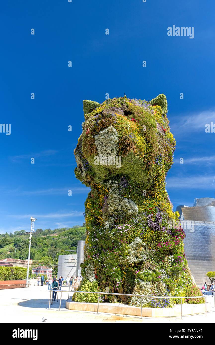 Hündchen-Skulptur im Guggenheim Museum, Spanien, Bilbao Stockfoto