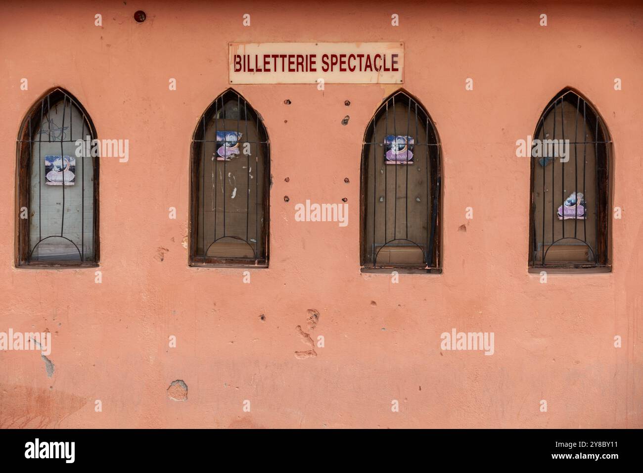 Ticketschalter (geschlossen) am Eingang zu den Menara-Gärten in Marrakesch, Marokko Stockfoto