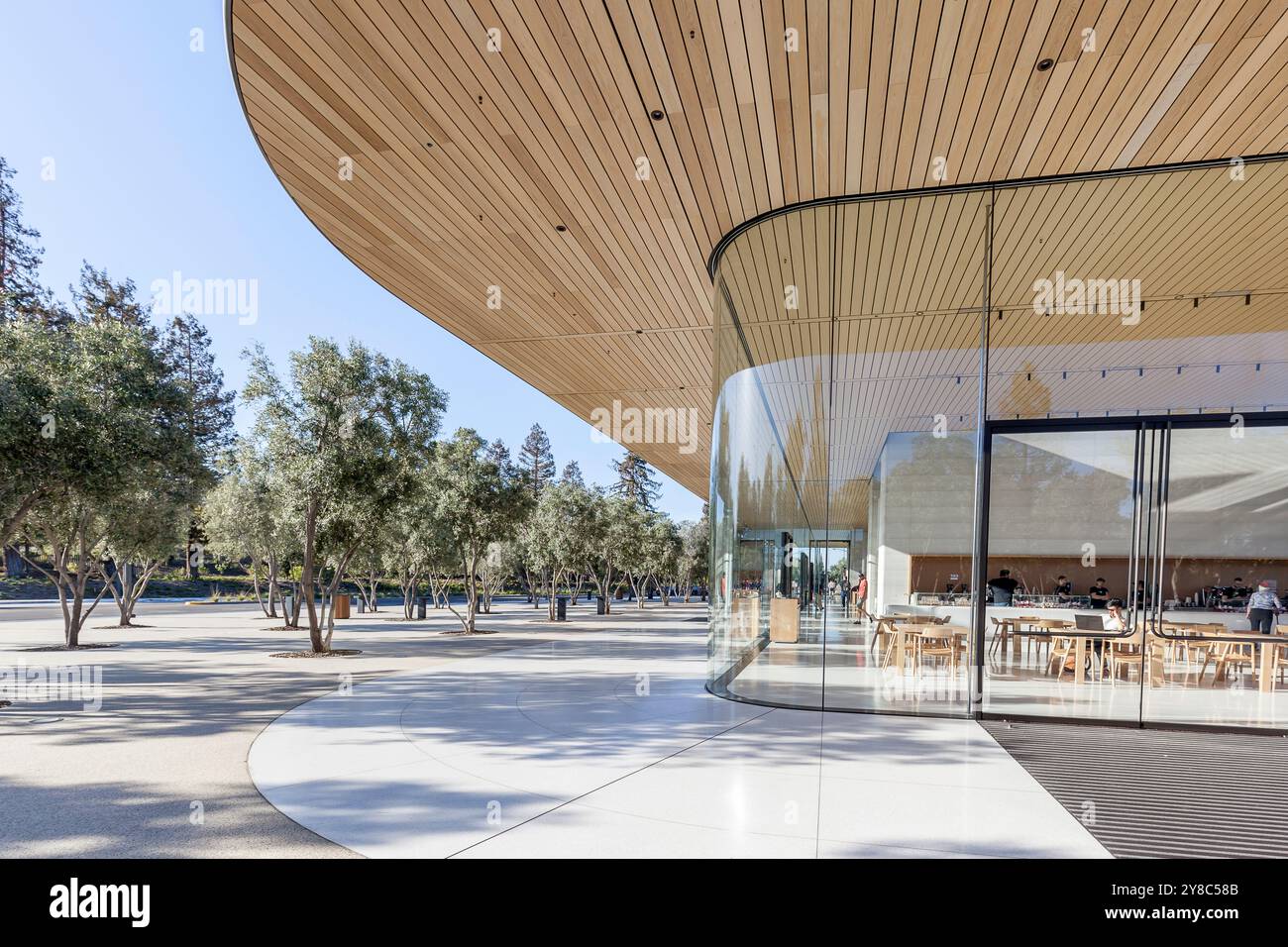 Außenansicht des Apple Park Visitor Center in Silicon Valley, Kalifornien. Stockfoto