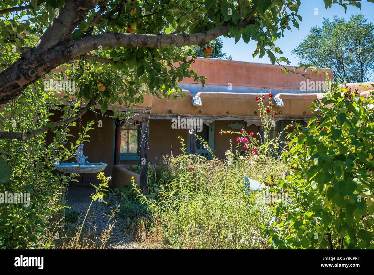 Außenansicht des Blumenschein Museums, Heimat der Künstler Ernest und Mary Blumenschein aus dem frühen 20. Jahrhundert in Taos, New Mexico, USA Stockfoto