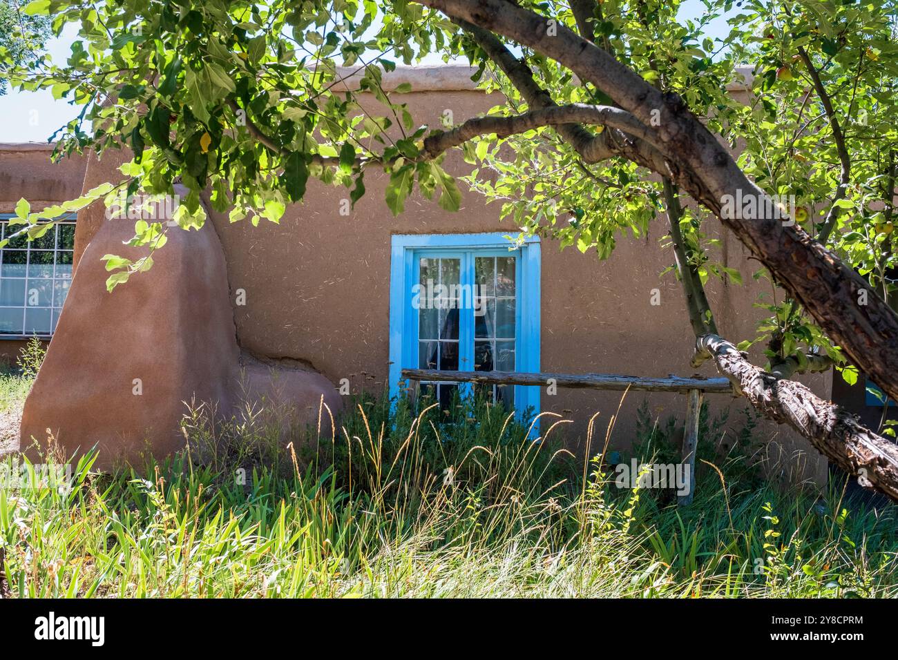 Außenansicht des Blumenschein Museums, Heimat der Künstler Ernest und Mary Blumenschein aus dem frühen 20. Jahrhundert in Taos, New Mexico, USA Stockfoto