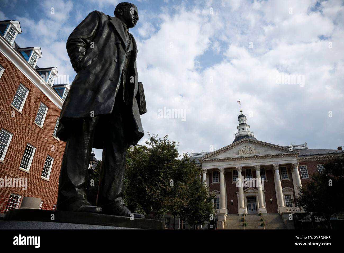 Annapolis, USA. Oktober 2024. Ein allgemeiner Blick auf das Maryland State House und das Thurgood Marshall Memorial in Annapolis, Maryland, am Freitag, den 4. Oktober, 2024. (Graeme Sloan/SIPA USA) Credit: SIPA USA/Alamy Live News Stockfoto