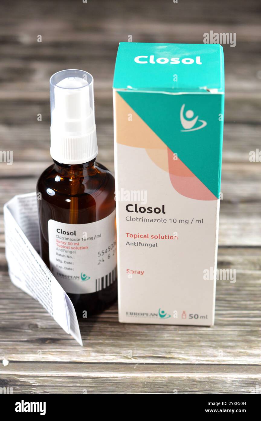 Kairo, Ägypten, 29. September 2024: Closol Clotrimazol 10 mg topische Lösung Antimykotikum Spray, ein Antimykotikum, das zur Behandlung verschiedener Arten von Arzneimitteln verwendet wird Stockfoto