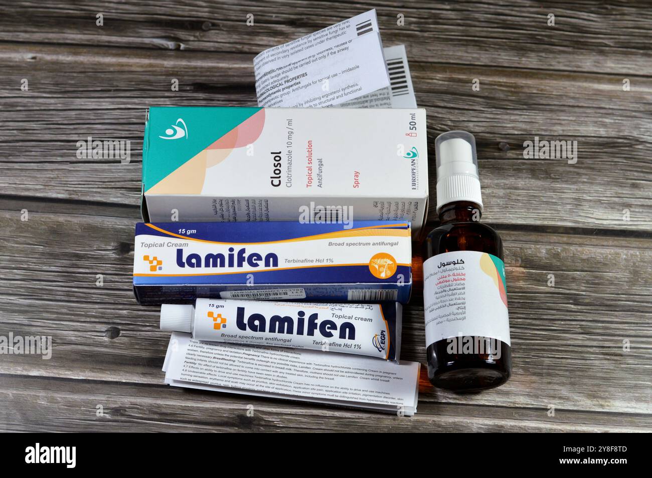 Kairo, Ägypten, 29. September 2024: Topische Antimykotika, Lamifen-Creme Terbinafin HCL und Closol Clotrimazol 10 mg Spray für topische Lösung, für das Trea Stockfoto