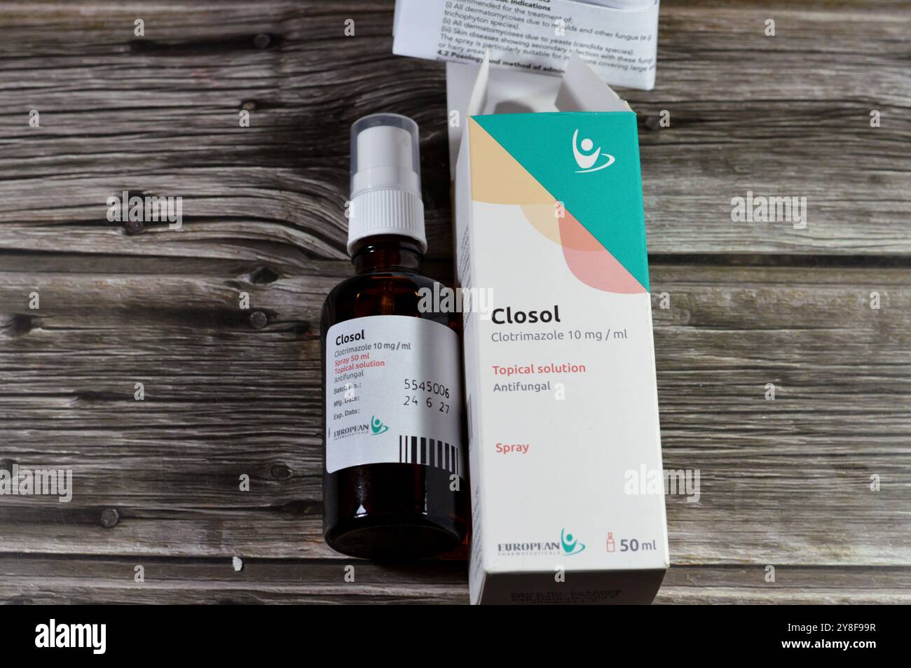 Kairo, Ägypten, 29. September 2024: Closol Clotrimazol 10 mg topische Lösung Antimykotikum Spray, ein Antimykotikum, das zur Behandlung verschiedener Arten von Arzneimitteln verwendet wird Stockfoto