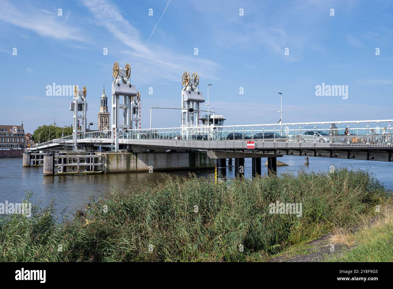 Stadsbrug, Liftbrücke über die Ijssel in Kampen, Niederlande Stockfoto