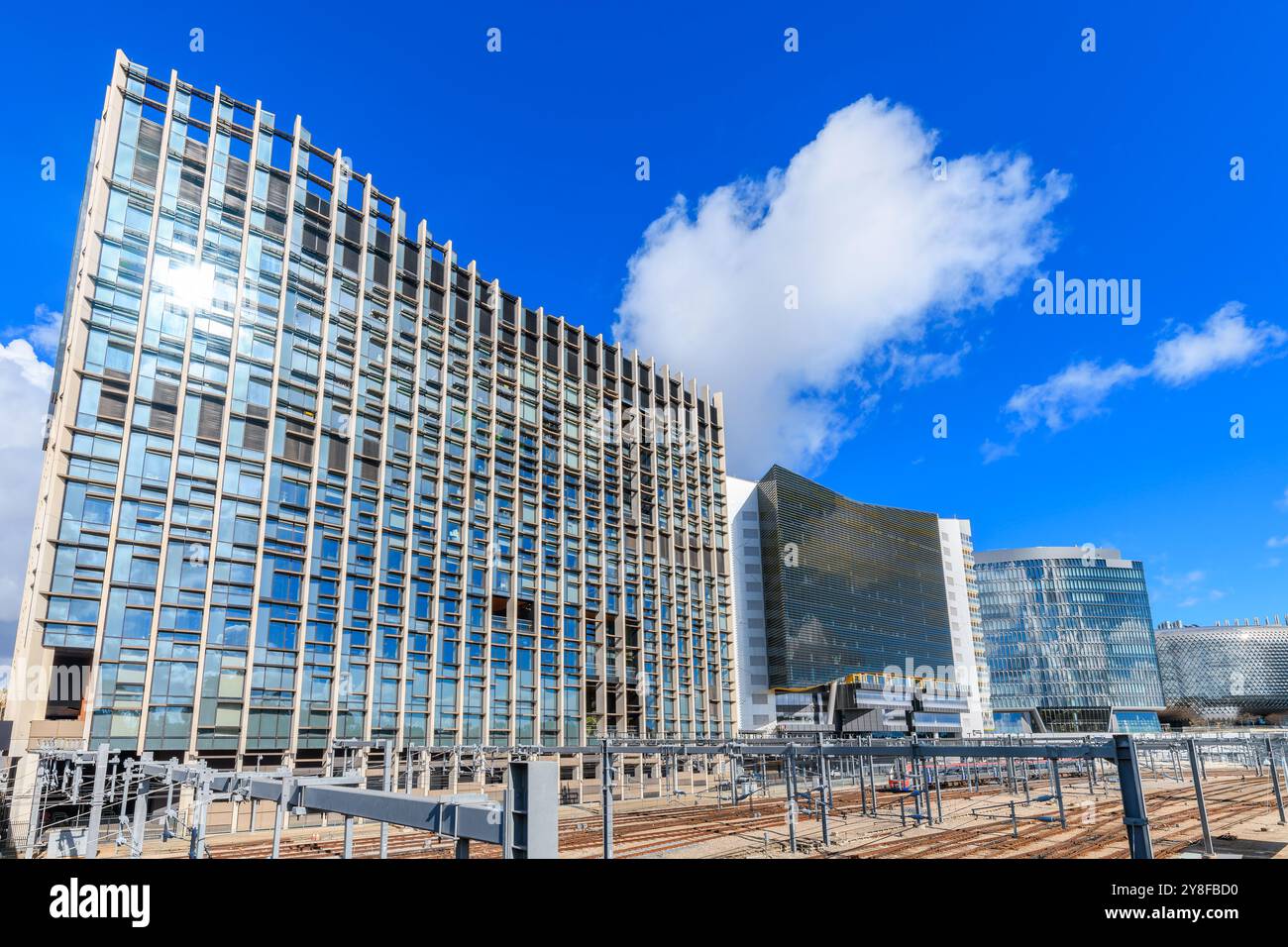 Adelaide Wissenschaft Bildung und medizinische Bezirke Skyline von der Montefiore Brücke in Richtung Westen an einem Tag Stockfoto