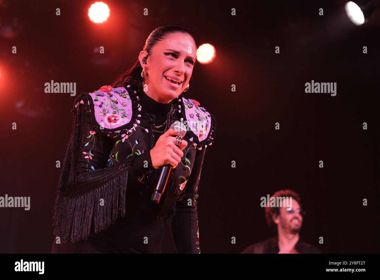 Die Sängerin Maria Pelae tritt während des Konzerts im La Riviera in Madrid am 4. Oktober 2024 in Spanien auf Stockfoto