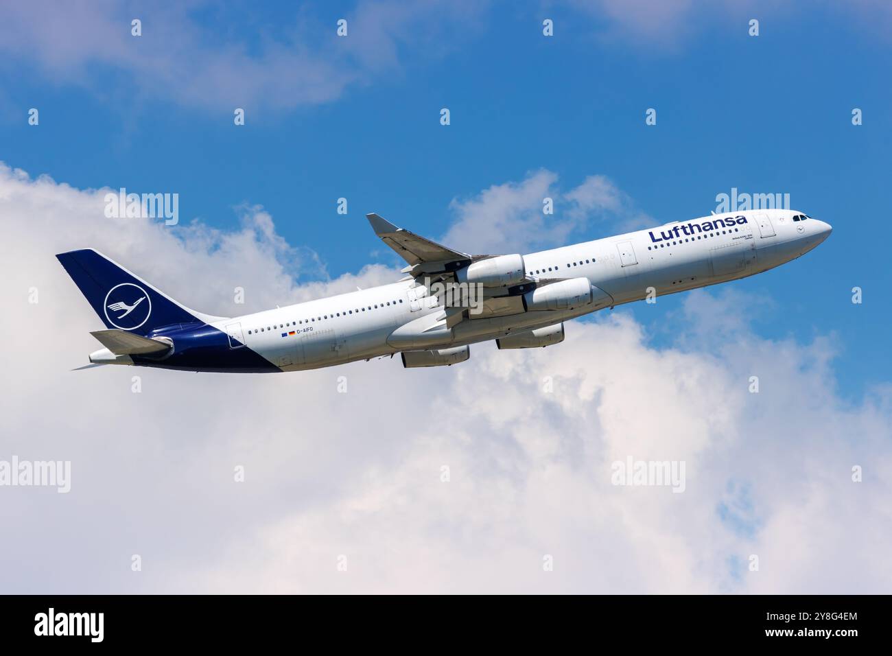 Frankfurt, Deutschland - 14. Mai 2024: Lufthansa Airbus A340-300 am Flughafen Frankfurt (FRA). Stockfoto