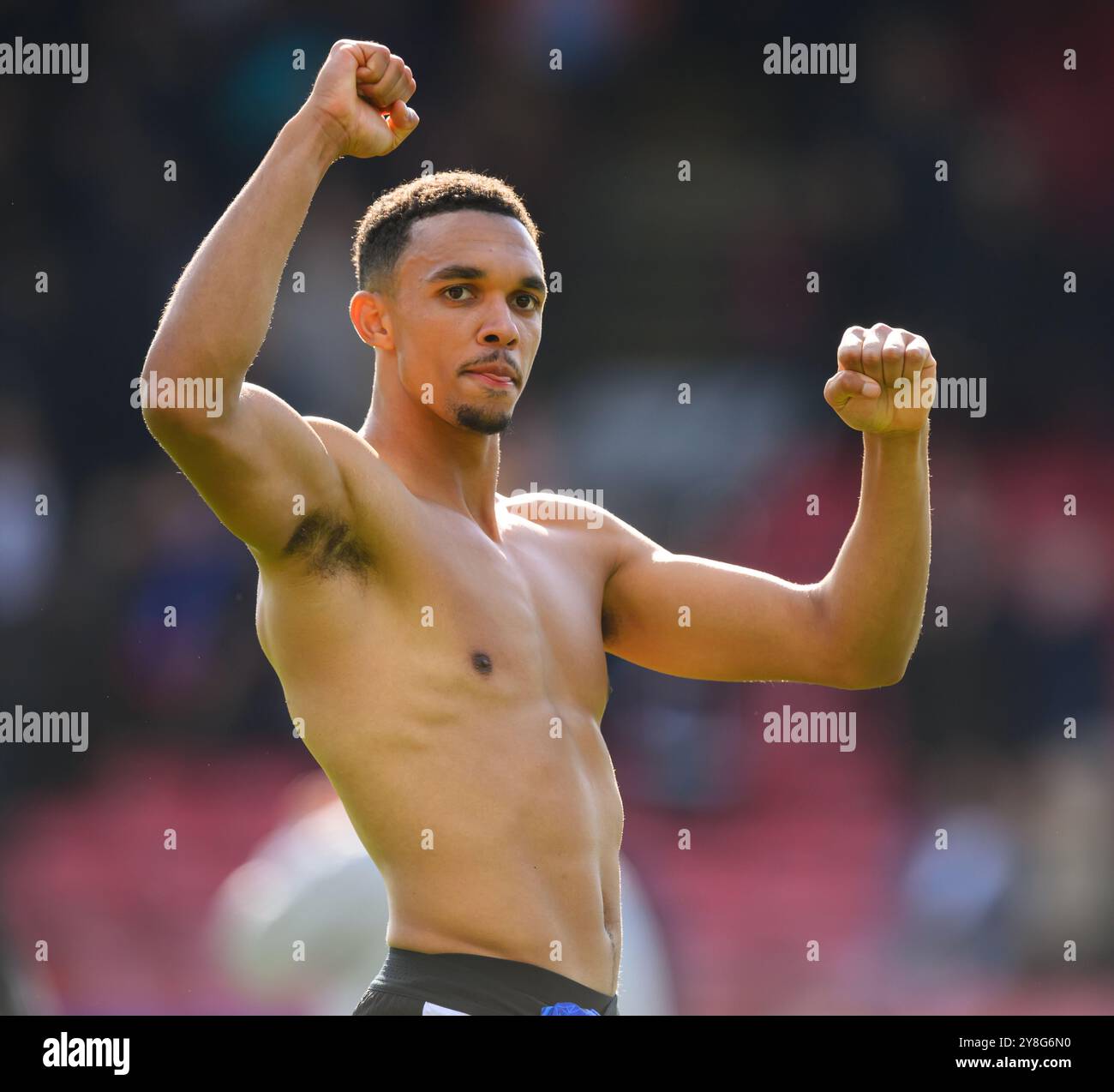 London, Großbritannien. Oktober 2024. Oktober 2024 - Crystal Palace gegen Liverpool - Premier League - Selhurst Park. Liverpool Trent Alexander-Arnold feiert beim letzten Pfeifen. Bildnachweis: Mark Pain/Alamy Live News Stockfoto