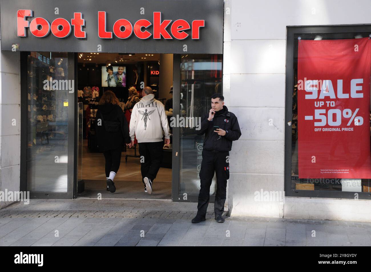 Kopenhagen/Dänemark/05 Oktober 2024/ 50 % Rabatt im Foot Lockier Store in Kopenhagen. Foto. Bilder von Francis Joseph Dean/Dean sind nicht für kommerzielle Zwecke bestimmt Stockfoto