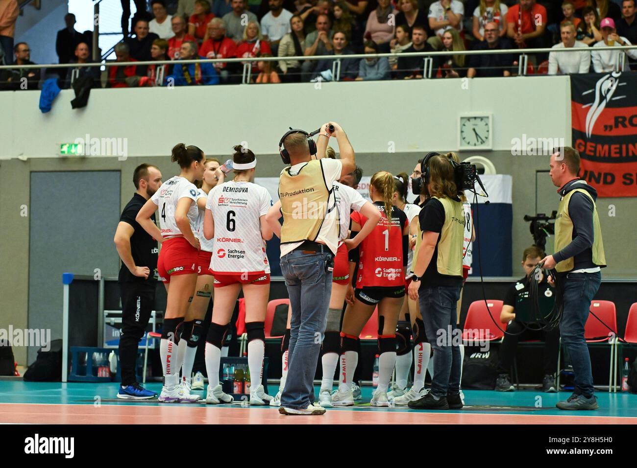 Auszeit Dresdner SC - 1. Volleyball Bundesliga Frauen, Dresdner SC vs. USC Münster am 05.10.2024 in der Margon Arena Dresden Stockfoto