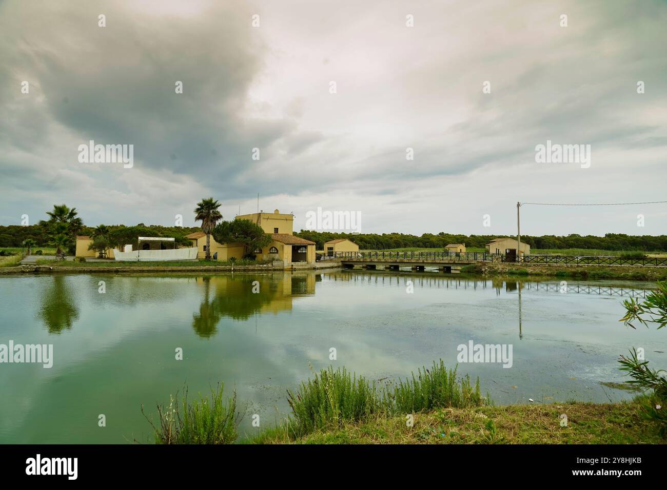 Die historische Fischzucht von Sa Pischera 'e Mar'e Pontis, Cabras. Provinz Oristano, Halbinsel Sinis, Sardinien, Italien Stockfoto