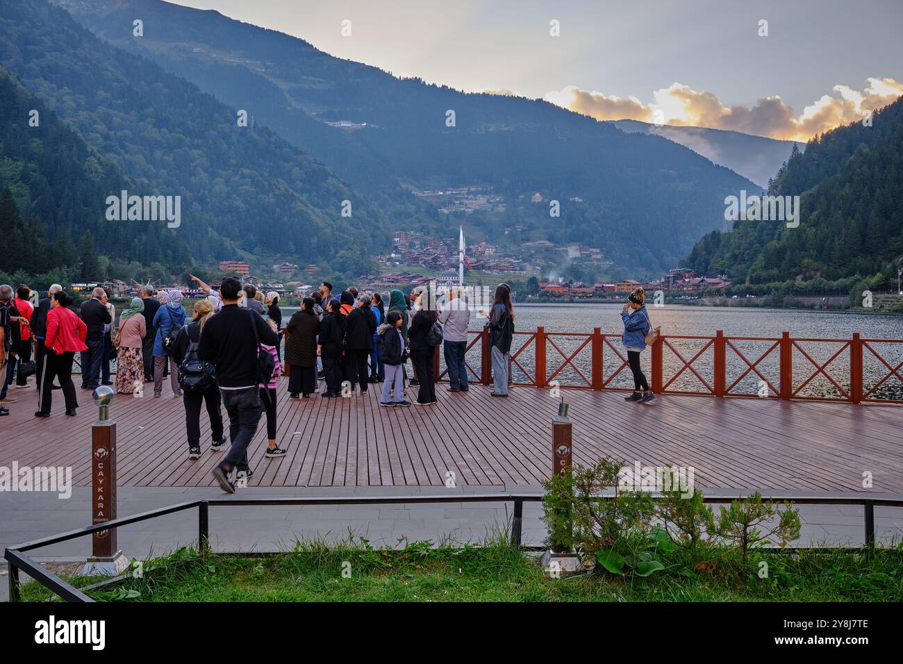 Der Uzungöl See (Long Lake) ist ein See im Süden der Stadt Trabzon im Bezirk Caykara der Provinz Trabzon in der Türkei. Stockfoto