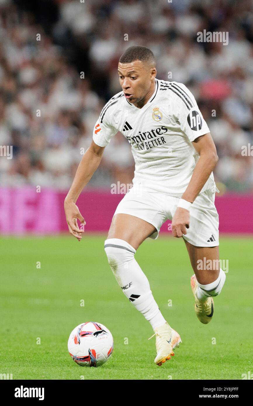 Madrid, Spanien. Oktober 2024. MADRID, SPANIEN - 5. Oktober: Kilyam hat während des Spiels der La Liga 2024/25 zwischen Real Madrid und Villarreal im Santiago Bernabeu Stadion gespielt. Guillermo Martinez/Alamy Live News Stockfoto