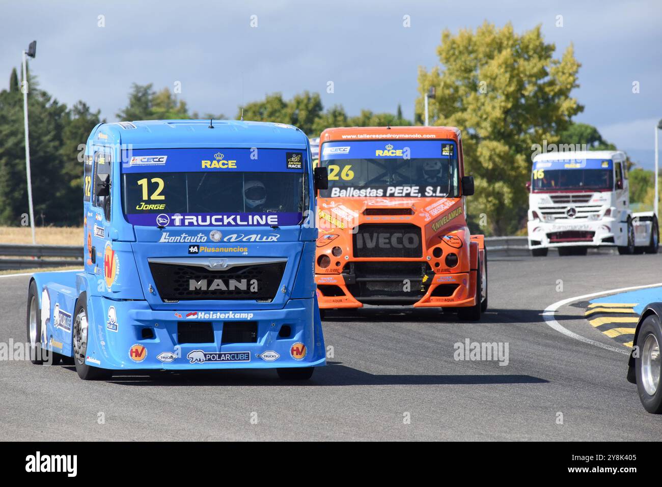 Madrid, Spanien. Oktober 2024. Die Teilnehmer treten am 5. Oktober 2024 an der FIA European Truck Racing Championship in Madrid Jarama in Spanien an. Gustavo Valiente/Xinhua/Alamy Live News Stockfoto