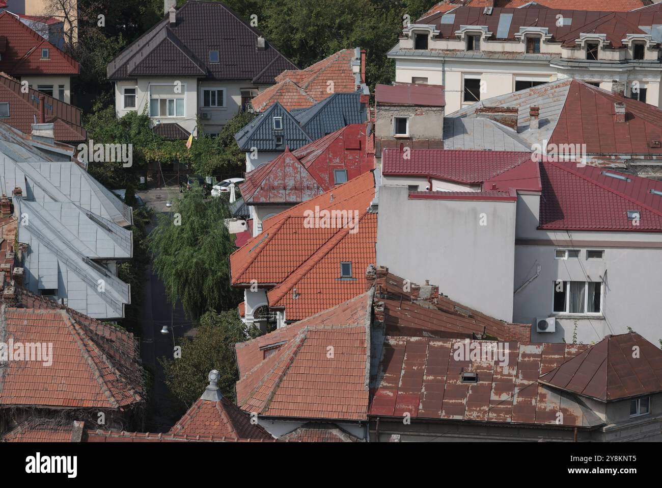 Bukarest, Rumänien - 13. September 2024: Luftblick über Bukarest an einem sonnigen Herbsttag. Stockfoto