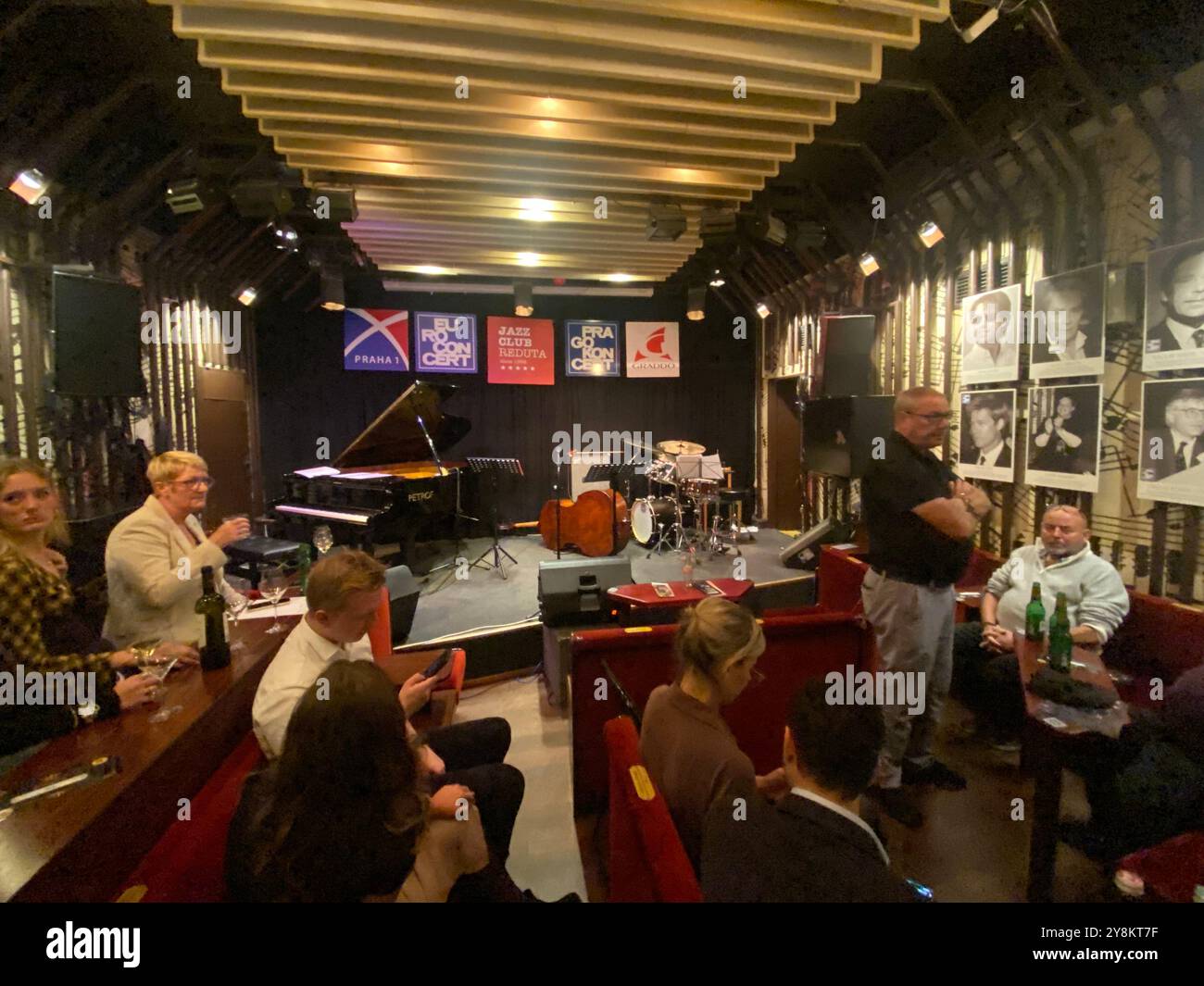 Prag, Reduta Jazz Club in Prag, berühmter Jazz Club, besucht von Präsident Bill Clinton, Innenraum des tschechischen Jazz Clubs Stockfoto